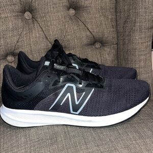 New Balance DRFT Men's Black and White Athletic Running sneaker size 9.5